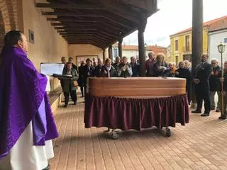 Dolor en Santa Marina del Rey en el funeral de José Antonio Justel: "Era pura bondad"