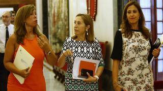 Ana Pastor fuerza a Rajoy a decidir si expone a Guindos al azote de un pleno