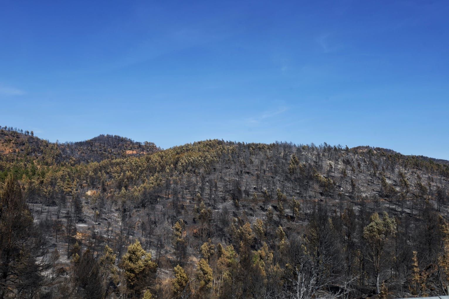 Las llamas devoran el interior de Castellón, dejando este paisaje desolador