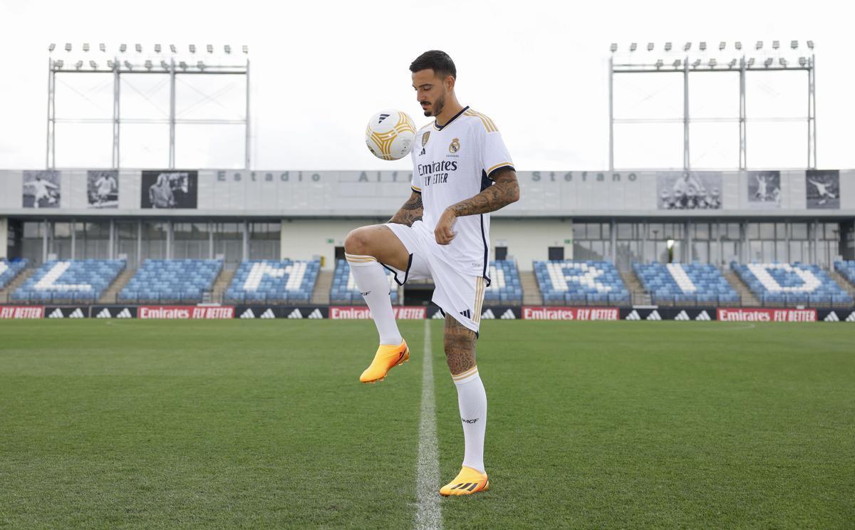 Joselu, durante su presentación como jugador del Real Madrid