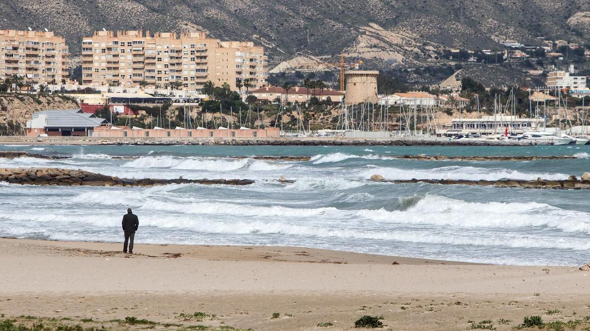 La playa del Campello en una imagen de archivo.