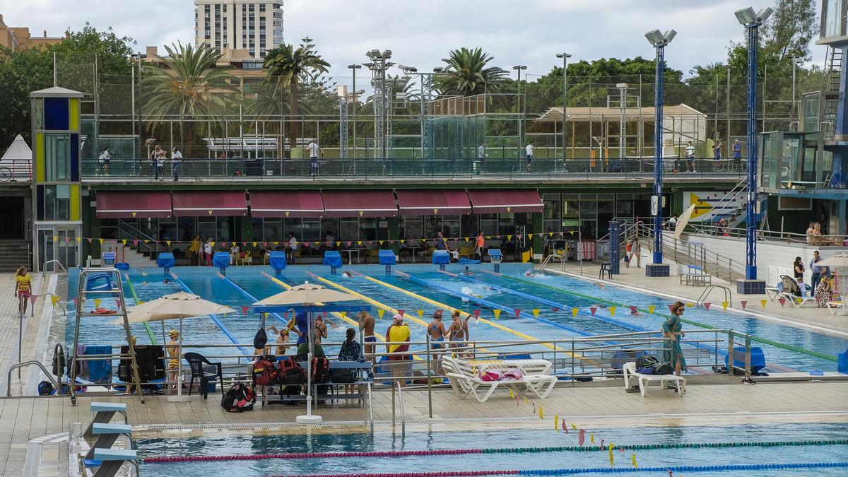 Instalaciones y piscinas del Club Natación Metropole.