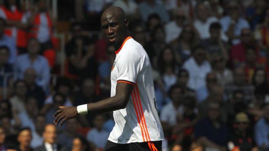 Mangala se lesionó en el partido ante el Atlético de Madrid.