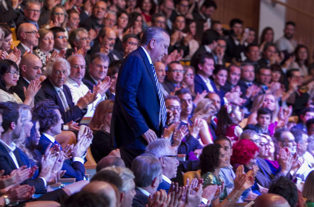 El presidente de Pamesa, Fernando Roig, recibió el Premio de Economía.