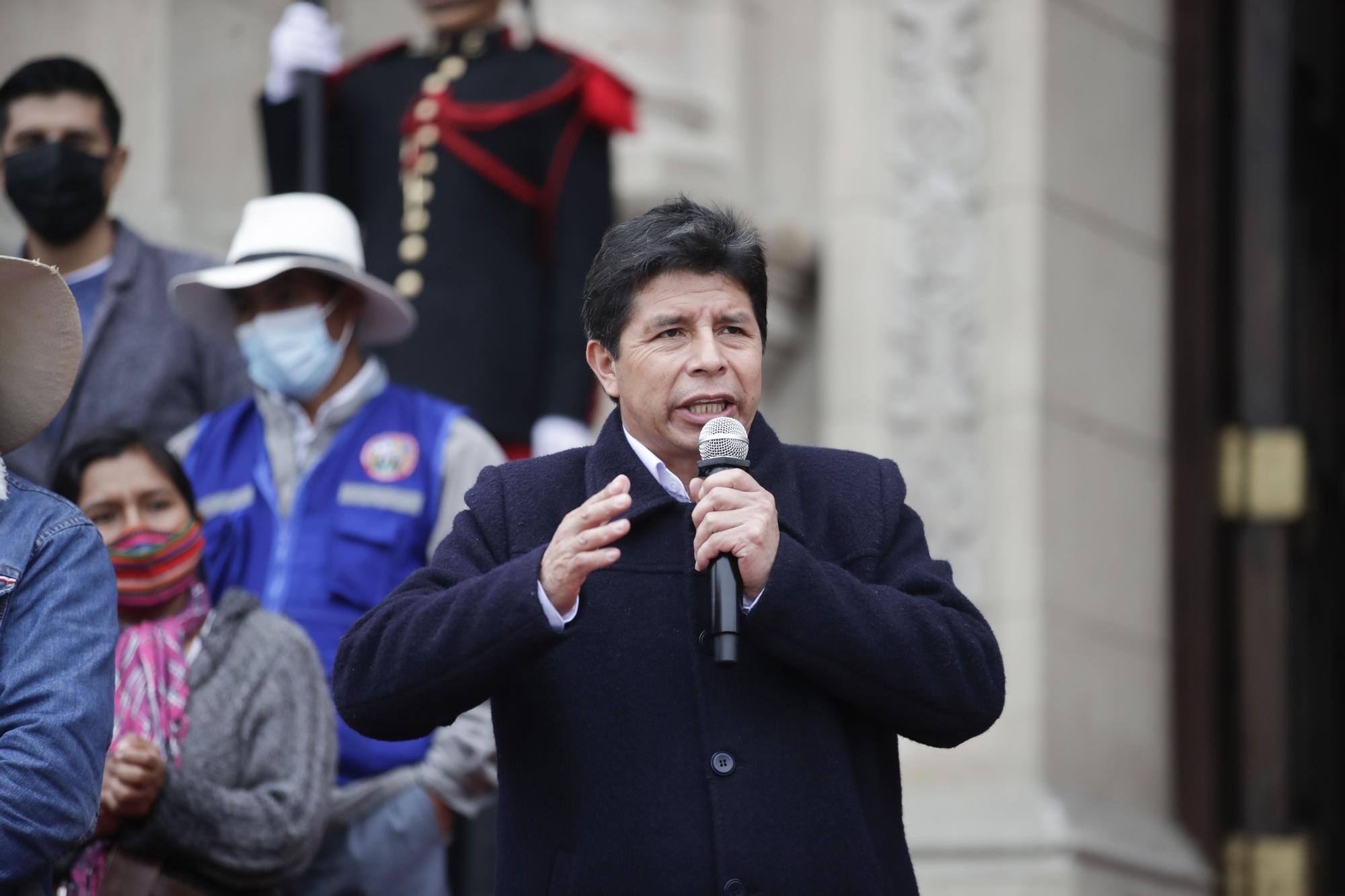 Pedro Castillo denuncia un &quot;show mediático&quot; contra su familia en Perú
