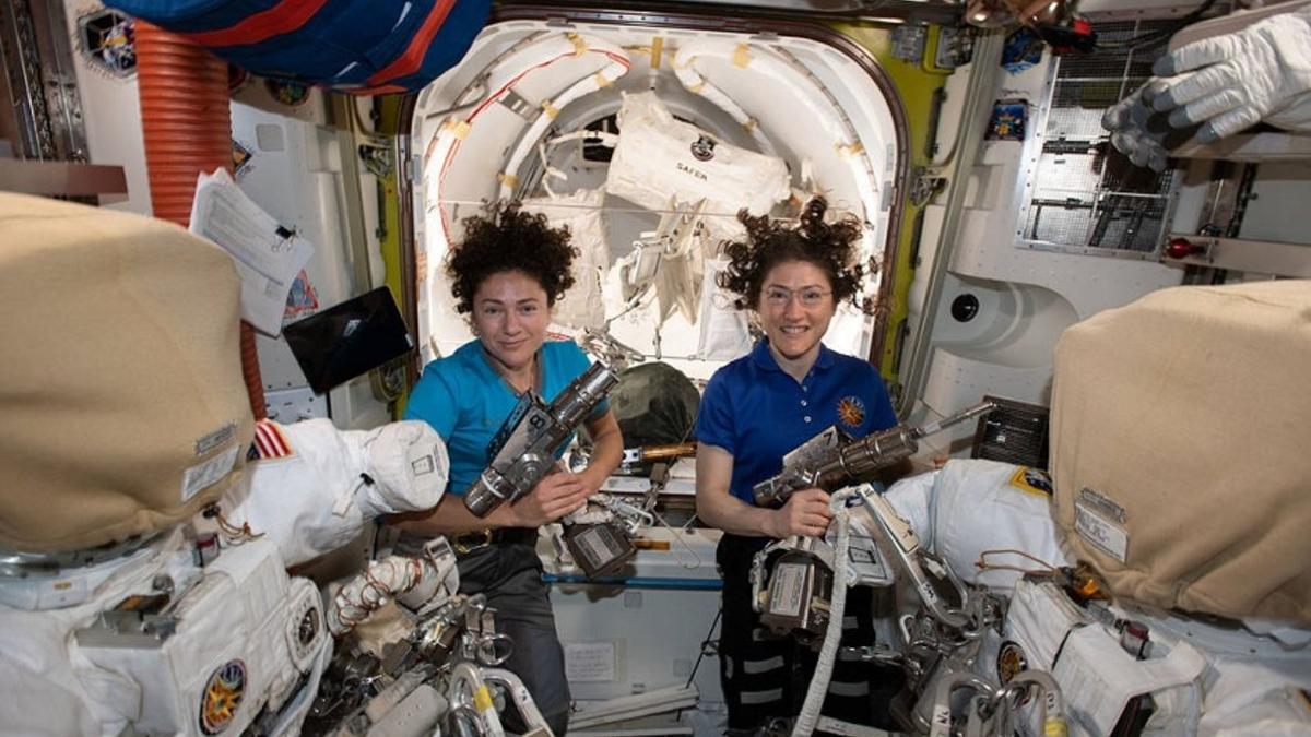 La NASA ofrece un directo de su misión de recambio de baterías en la ISS