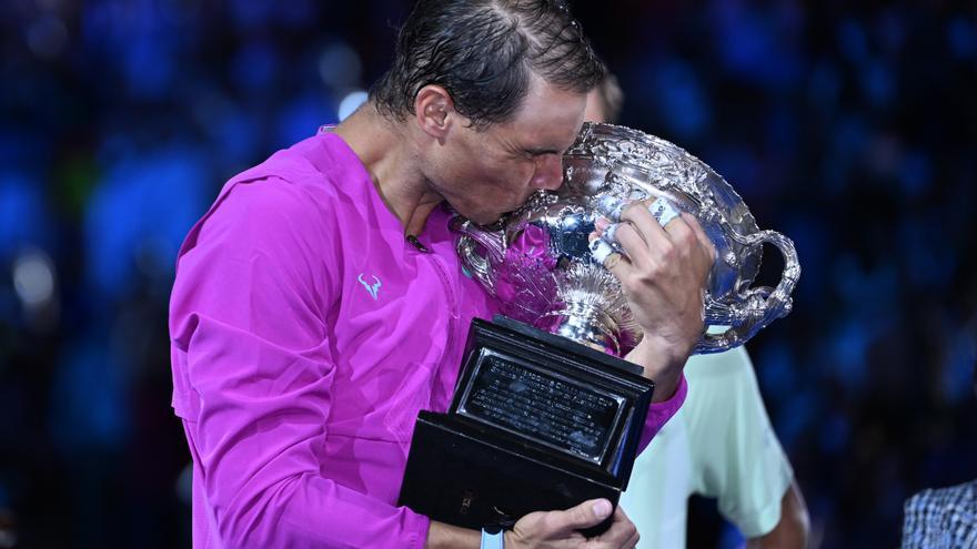 Nadal rompe a Medvedev y hace historia en Australia conquistando el 21 Grand Slam