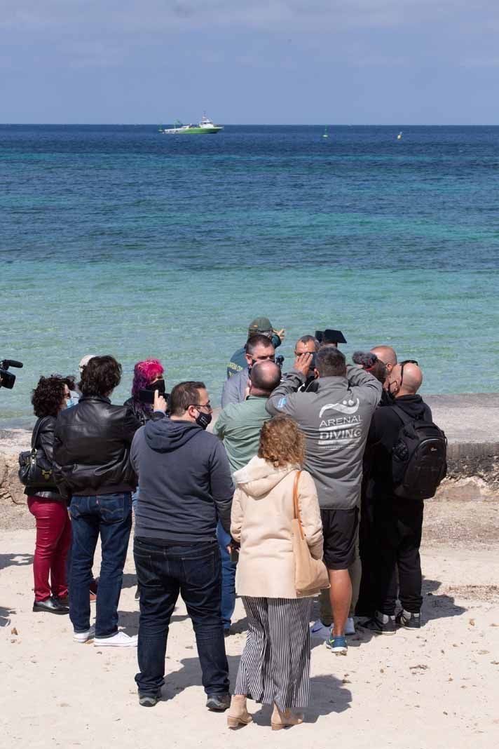 Sant Josep inicia la retirada de 156 muertos del fondo de la bahía