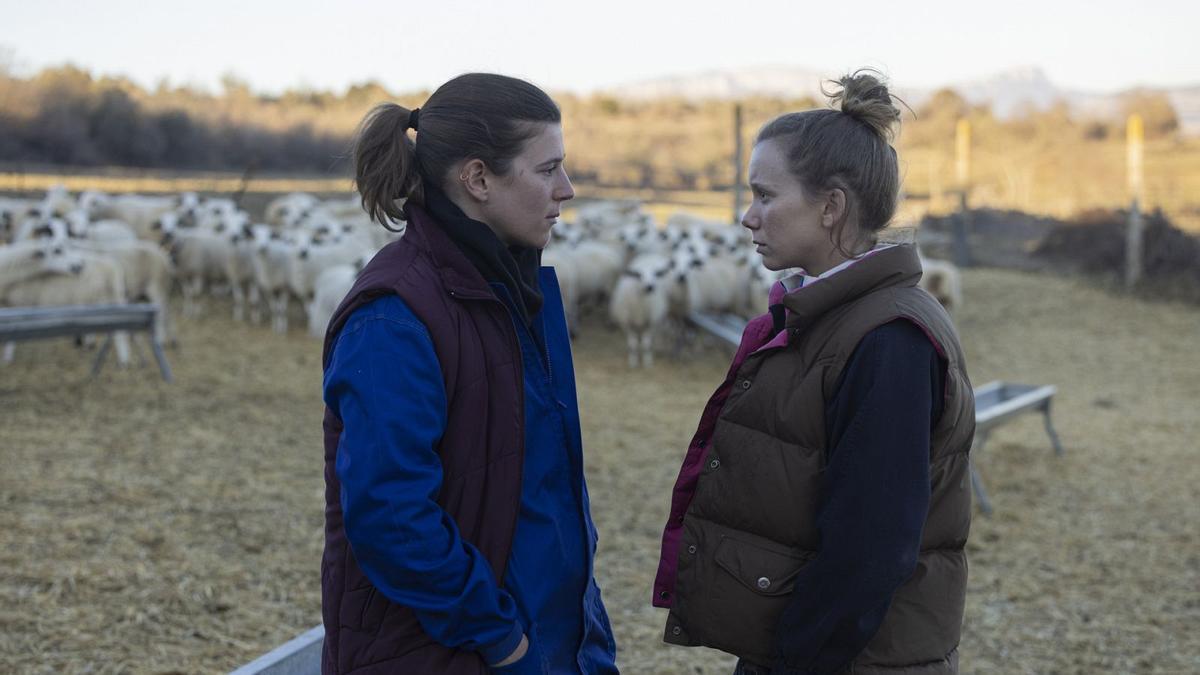 Ángela Cervantes y Laia Manzanares, en el filme