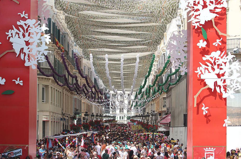 Calles llenas y mucho ambiente en el primer sábado de la feria.