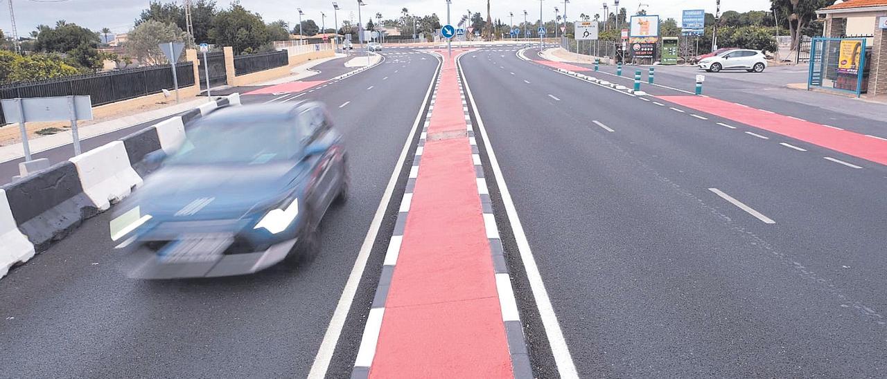 El último tramo de la carretera de Santa Pola que se ha desdoblado, cuyas obras se desarrollaron el pasado verano.