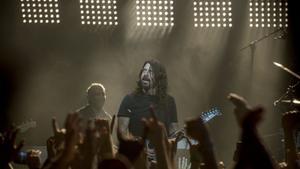 Los Foo Fighters, con Dave Grohl en primer plano, durante su actuación en la sala Barts.