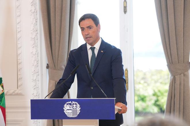 Pradales ve a Sánchez "noqueado" con Ceuta y dice que si no soluciona la crisis la legislatura "está acabada"