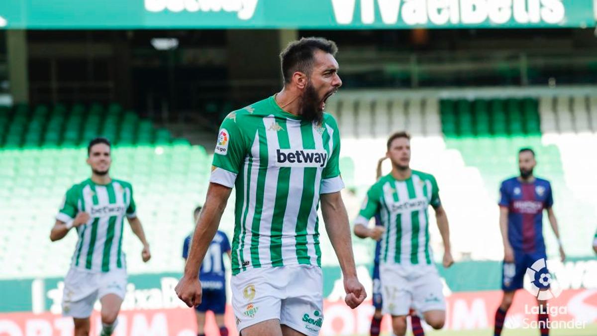 Borja Iglesias anotó el tanto del Betis