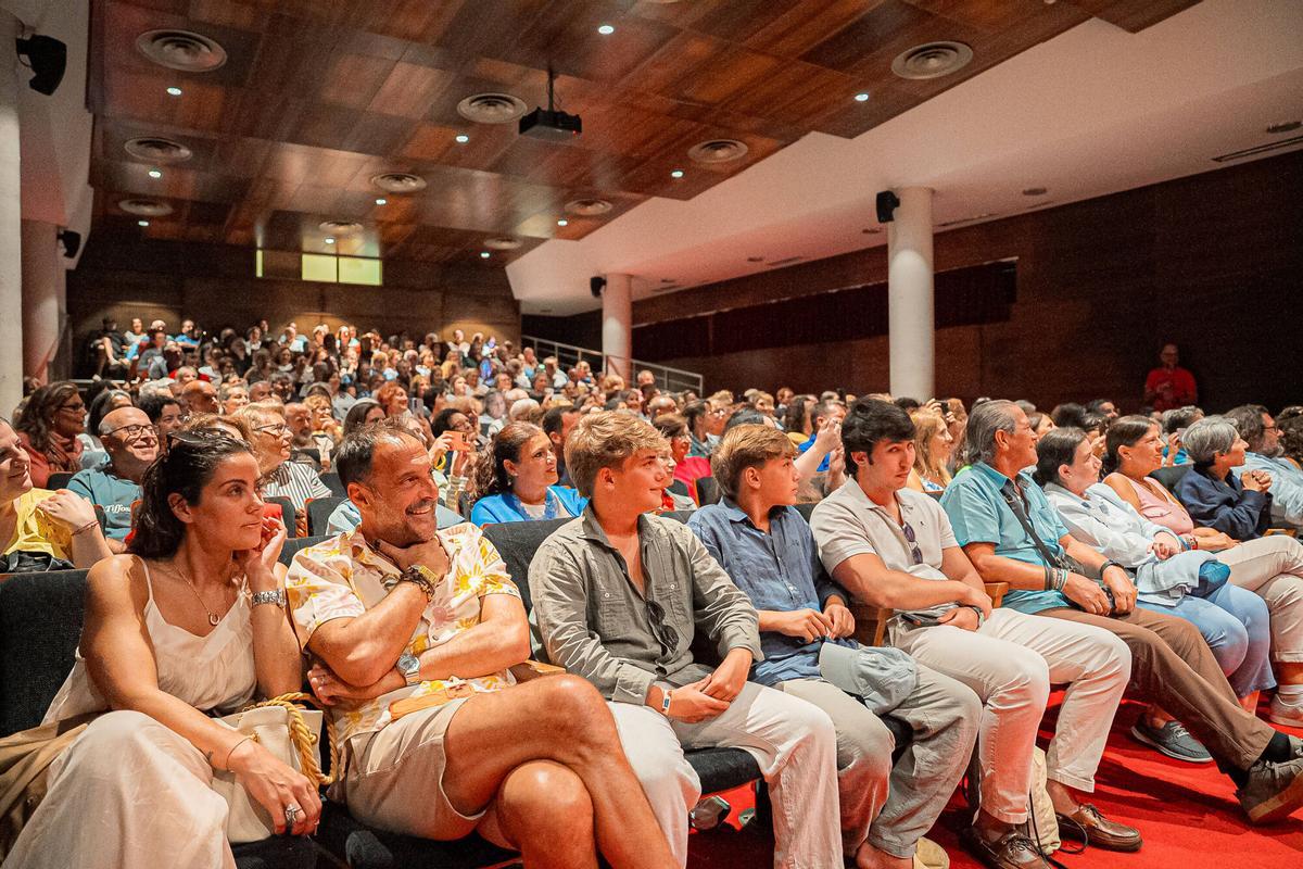 Bueu. Presentación de Sonsoles Ónega de su último libro.