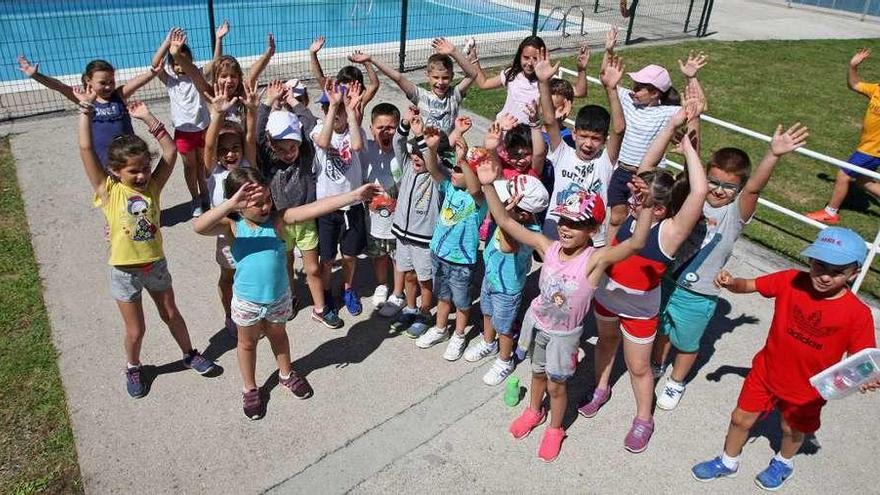 Pequeños en el Campus Deportivo. // Bernabé/Cris M.V.