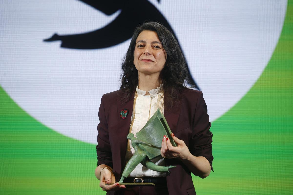 La escritora Samanta Schweblin, ganadora del Premio Aena de Narrativa por 'El buen mal'.