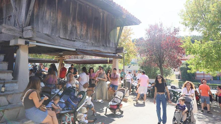 Corvera abre el plazo para reservar mesa en una comida en la calle que volverá a reunir a unas 4.000 personas