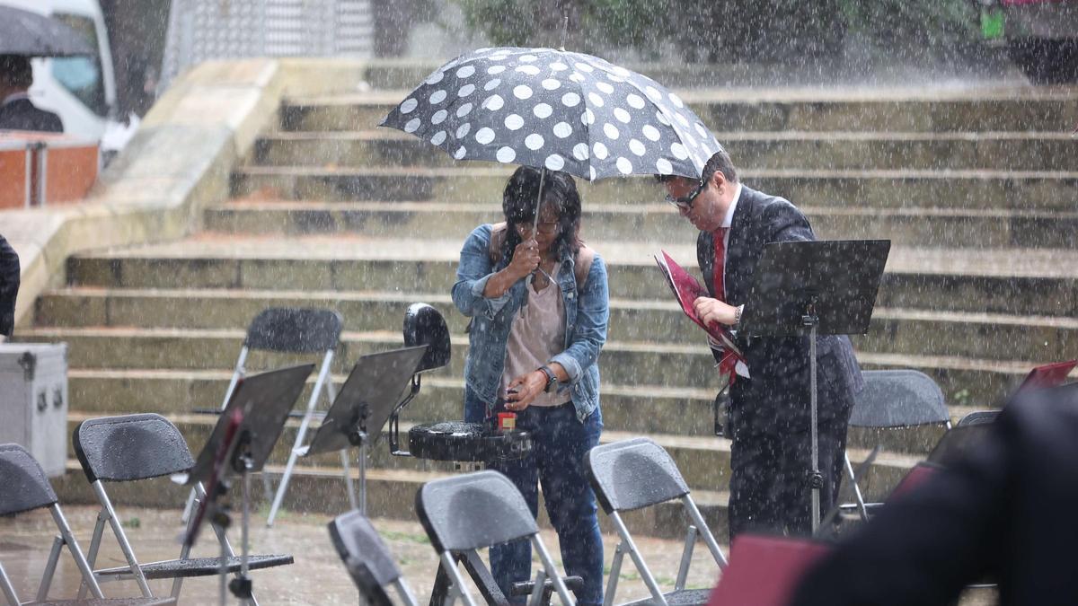 La lluvia estropea el concierto de la Banda Municipal y Donaire