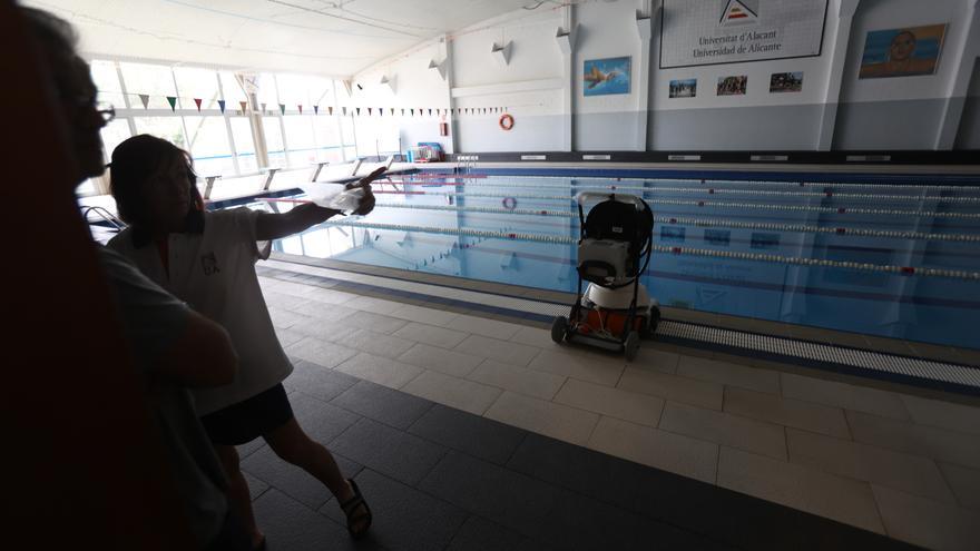 El hallazgo de una peligrosa bacteria en la piscina de la Universidad de Alicante obliga a cerrar las instalaciones todo el curso