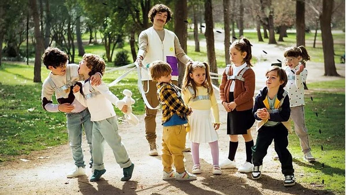 Imagen de 'Paseadores de niños', disponible en su web