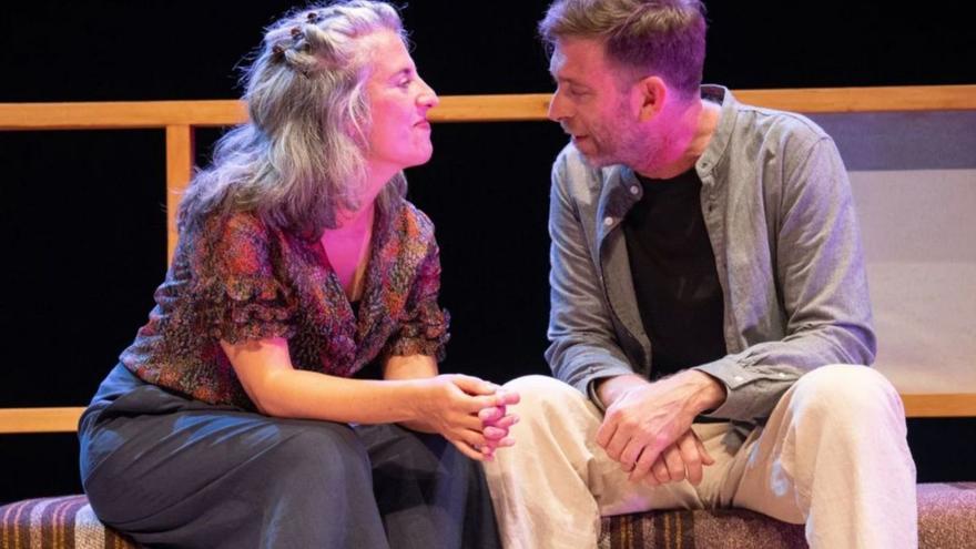 Iglesias xunto a Sergio Zearreta, nunha das funcións da obra. |  Rosa Taboada