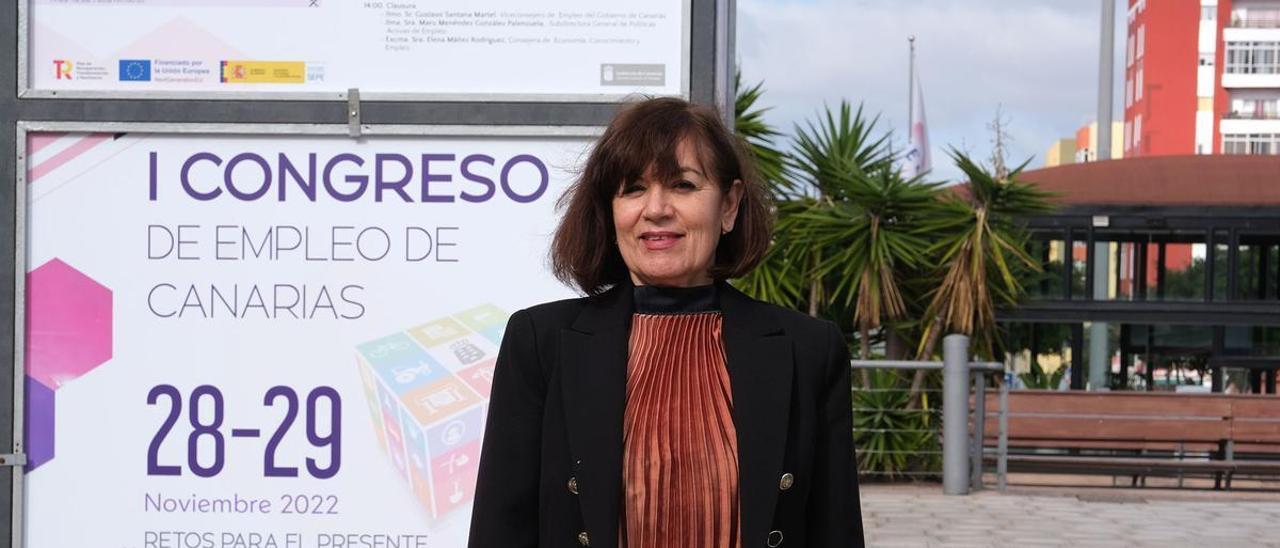 La directora del Servicio Canario de Empleo, Dunnia Rodríguez, en el I Congreso de Empleo de Canarias.