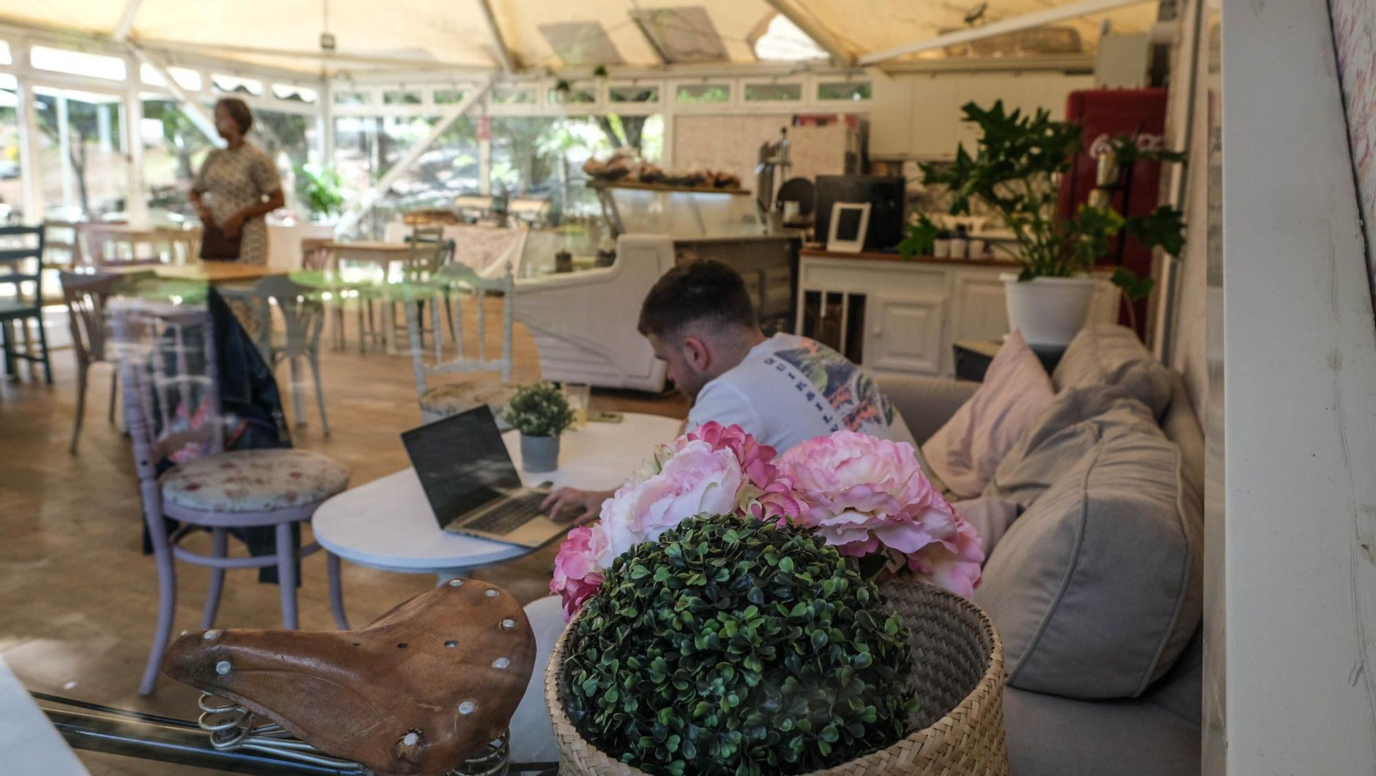 Reapertura de la clásica cafetería del Parque Juan Pablo II en Las Palmas de Gran Canaria