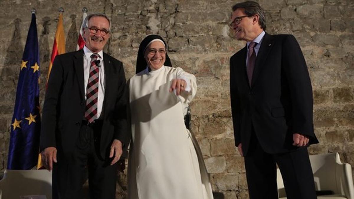 Xavier Trias, Sor Lucía Caram y Artur Mas.