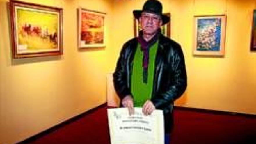 Caja Badajoz premia la obra de Manuel González