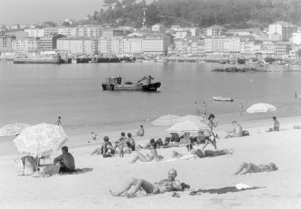 Playa de Rodeira (Cangas), en 1996.
