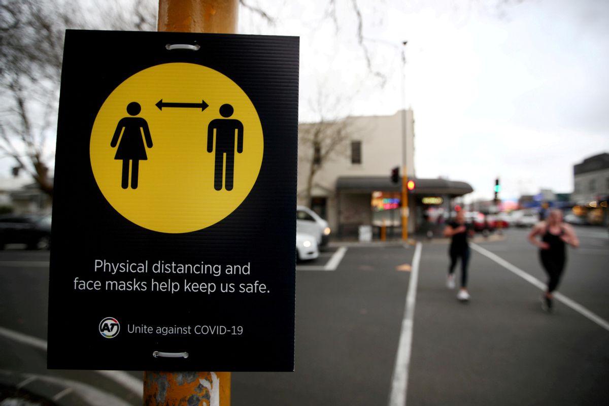 Nova Zelanda torna a confinar Auckland una setmana per un positiu de Covid-19 Nova Zelanda torna a confinar Auckland una setmana per un positiu de Covid-19