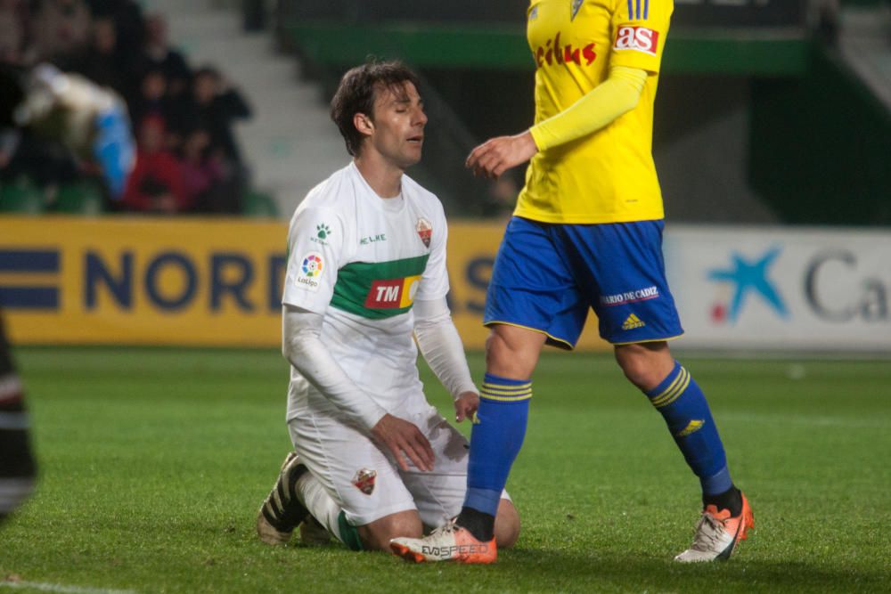 Elche 2 - 3 Cádiz