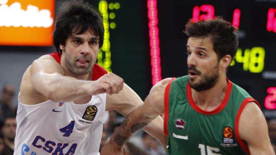 Laprovittola, defendido por Teodosic en una acción del partido.