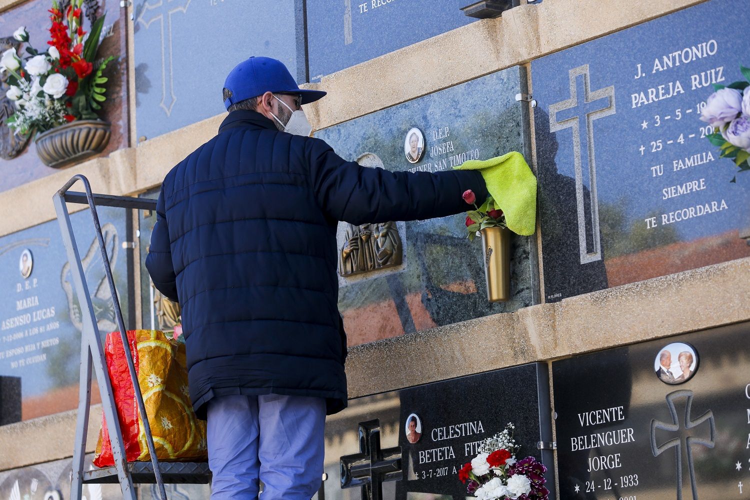 Los cementerios de València, vacíos el día de Todos los Santos