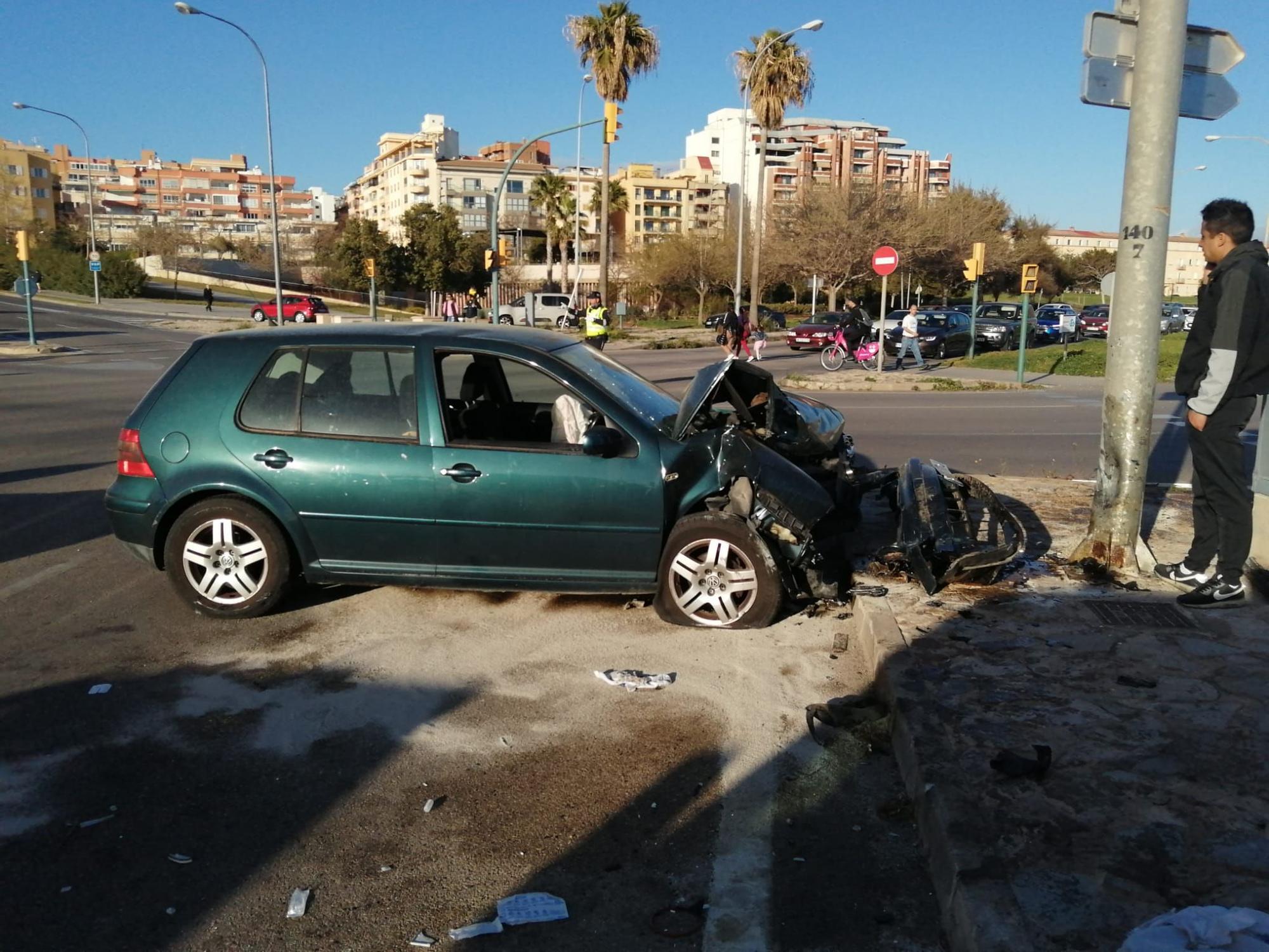 Dos heridos en un accidente de tráfico en la Costa del Gas de Palma