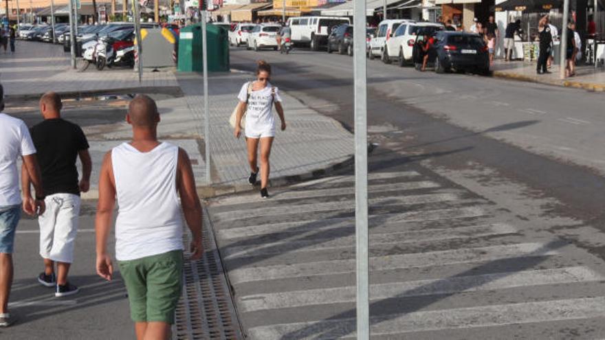 Las calles de Platja d&#039;en Bossa permanecen vacías