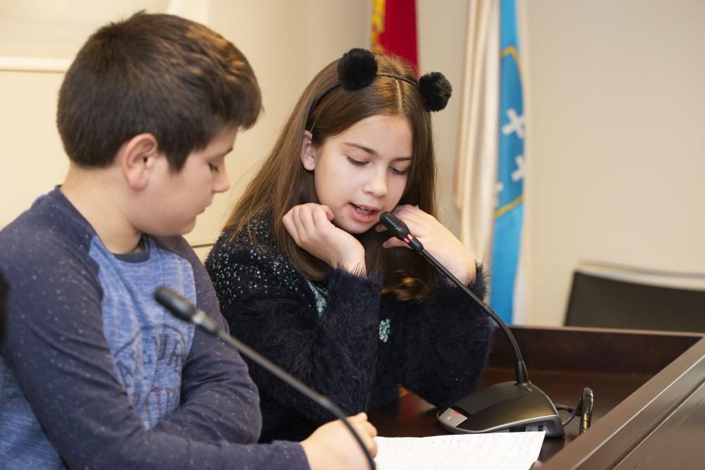 Estudiantes de Sada piden retrasar el encendido navideño para ahorrar energía.