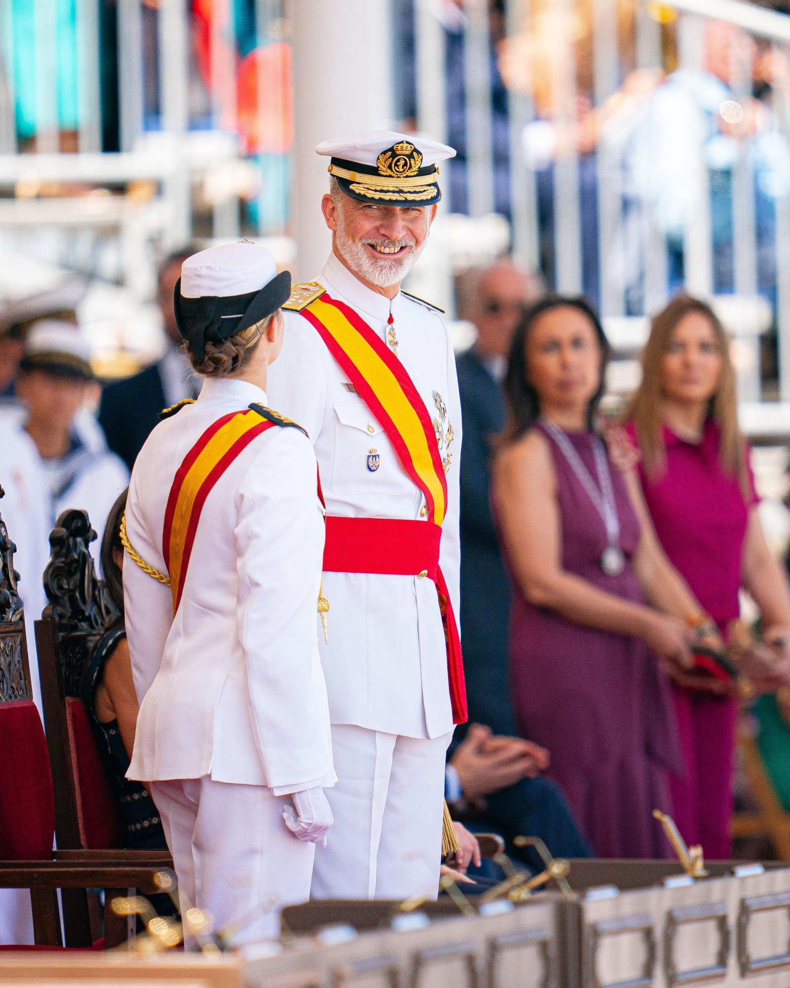 Leonor recibe de manos de Felipe VI la Gran Cruz del Mérito Naval en Marín