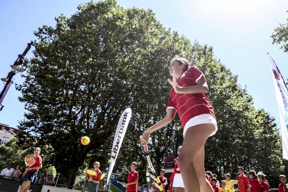 Partido de exhibición del Torneo Dionisio Nespral entre Pablo Carreño y Albert Montañés en el Paseo de Begoña