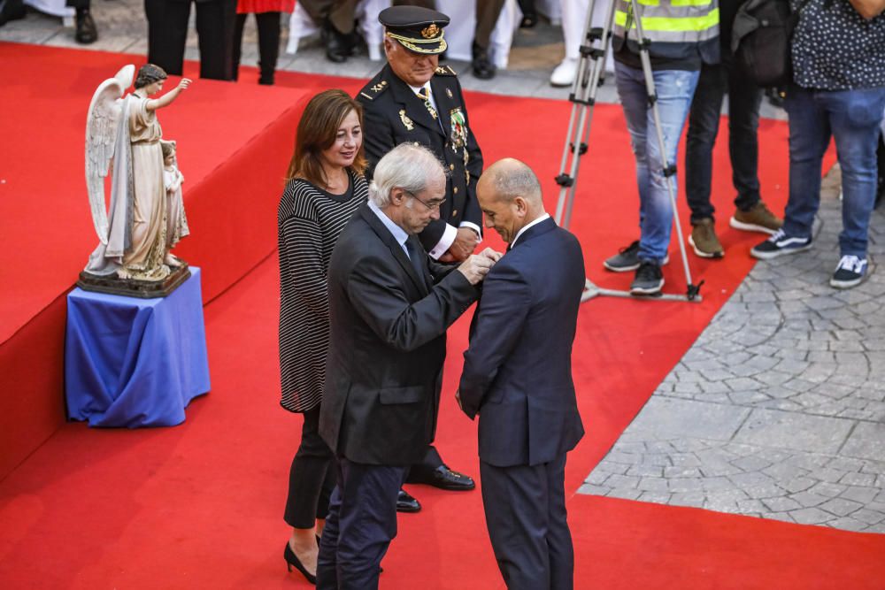 La Policía Nacional rinde homenaje  a las mujeres en su fiesta