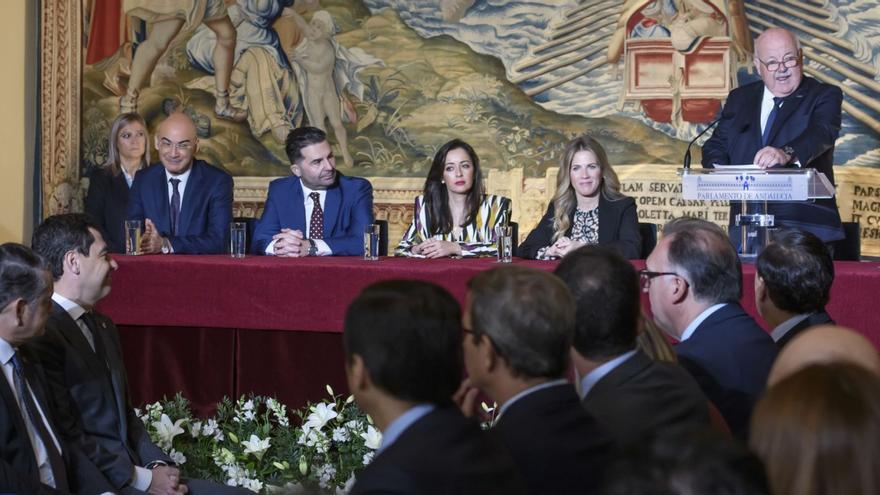 El presidente del Parlamento andaluz, Jesús Aguirre, durante su discurso con motivo del 40 aniversario de la institución.