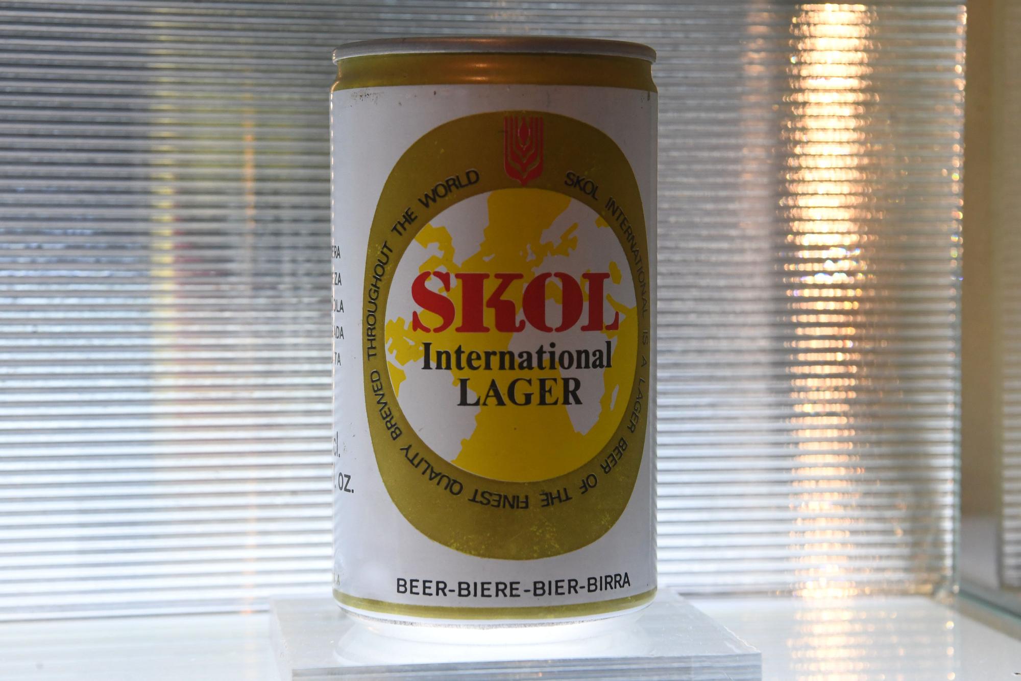 Primera lata de cerveza comercializada en España, de Skol, en 1966, ya sin chapa y con abre fácil.