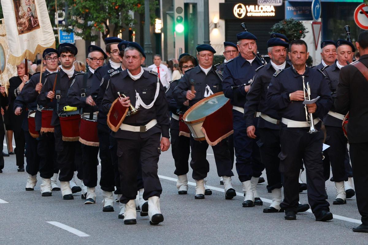 Procesiones en Vigo: paso del Jueves Santo en la parroquia del Sagrado Corazón de Xesús