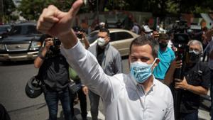 El líder opositor venezolano Juan Guaidó, en una protesta de trabajadores de la salud para exigir vacunas contra el covid-19, en Caracas (Venezuela).