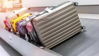 No uses estos tres colores en tu maleta: el motivo por el que los expertos desaconsejan estos tonos
