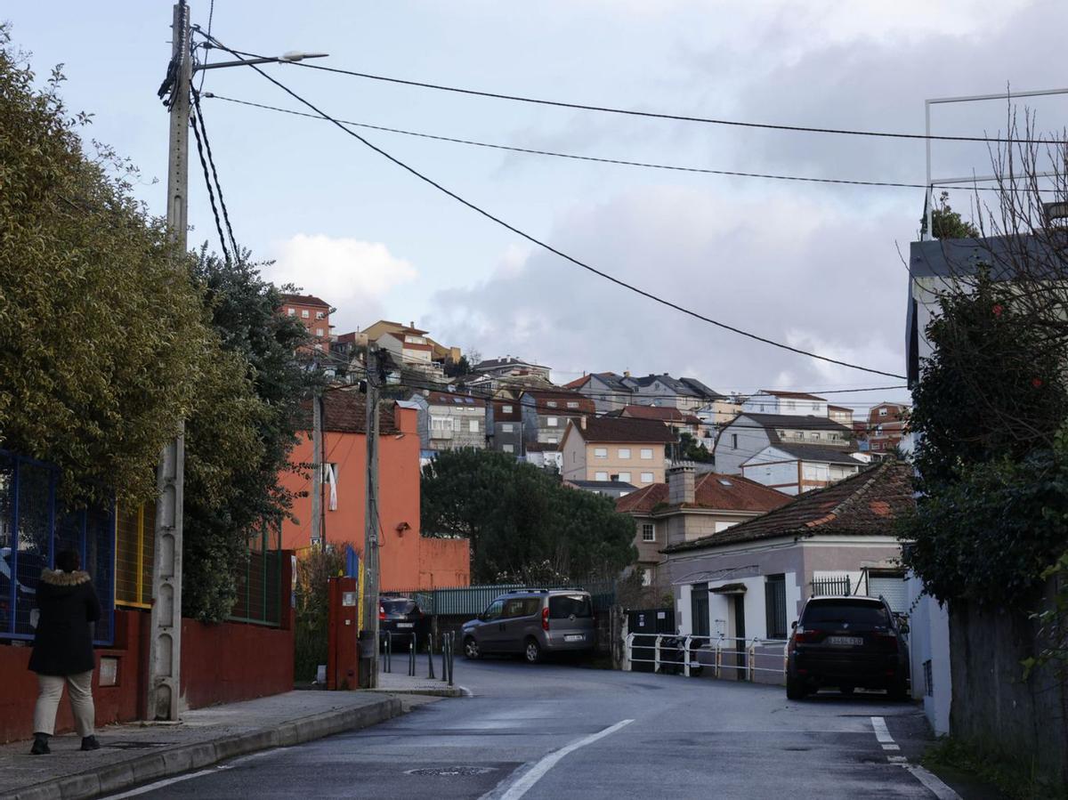 Una de las calles principales del barrio vigués de San Xoán do Monte.