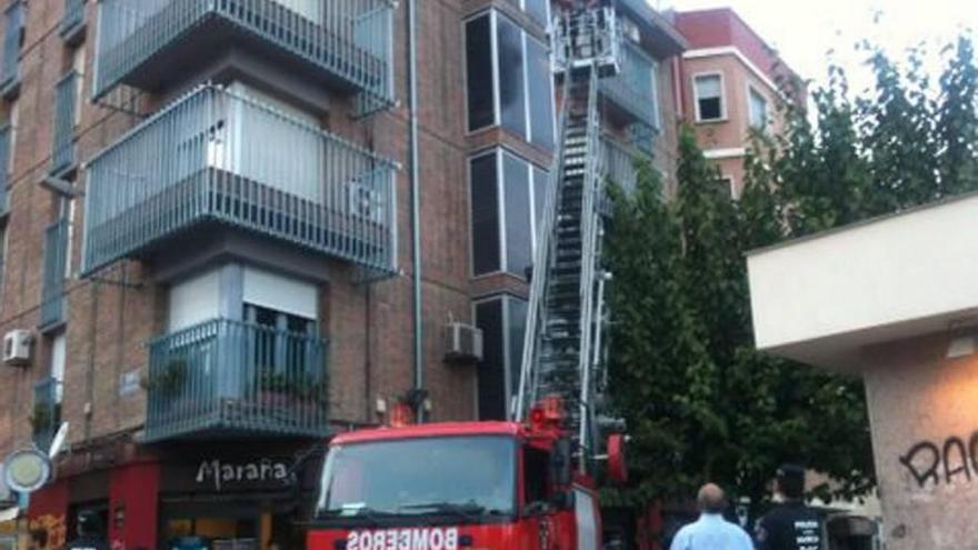 Desprendimiento en un edificio del centro de la ciudad