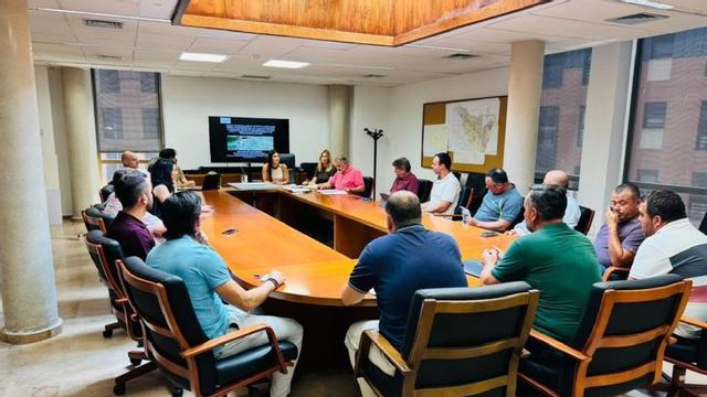 Un momento de la reunión, ayer, con responsables de COAG en Lorca.