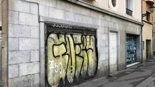 Barcelona destinará 500.000 euros a subvencionar la limpieza de pintadas en persianas de comercios y restauración